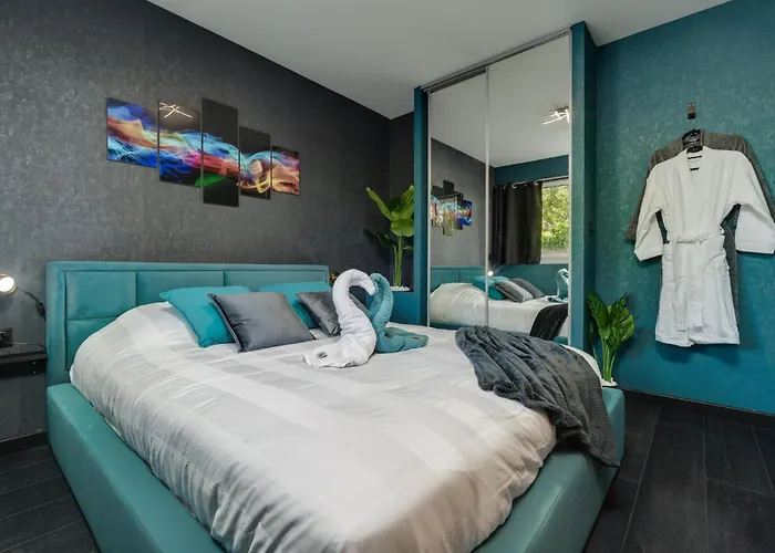 Room, Avec Privatif 아파트